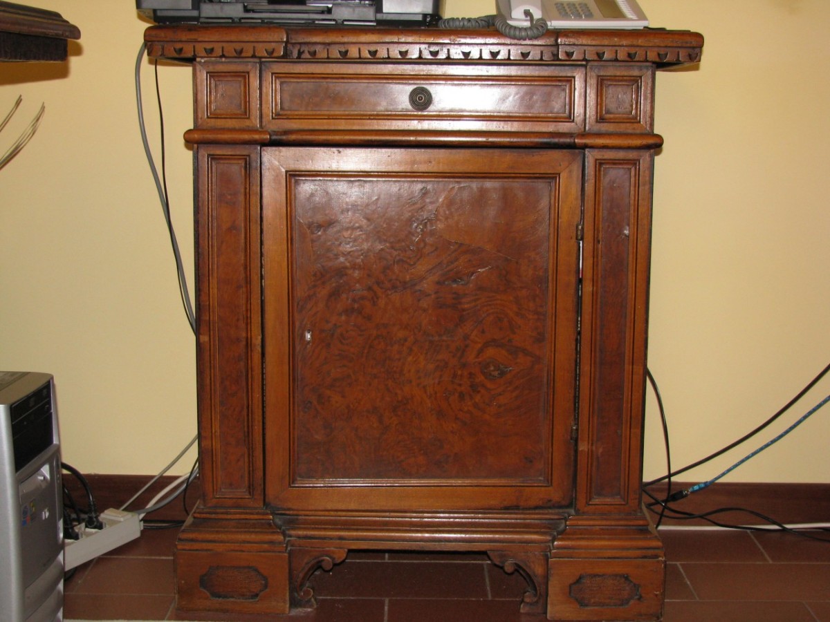 comodino - bottega toscana (metà sec. XX)