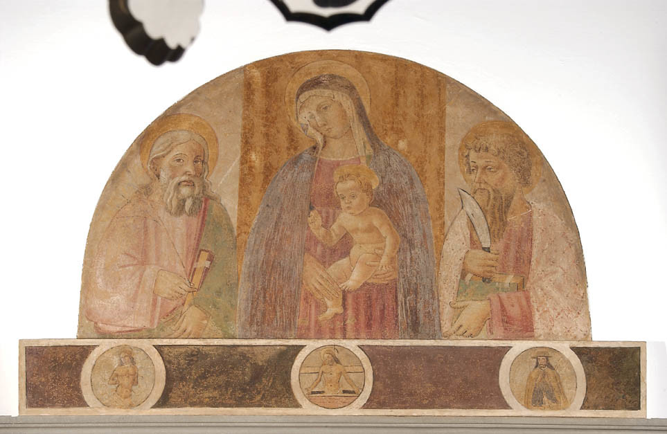 Madonna con Bambino tra San Barnaba e San Bartolomeo (dipinto murale staccato) di Tommaso di Piero del Trombetto (sec. XV)