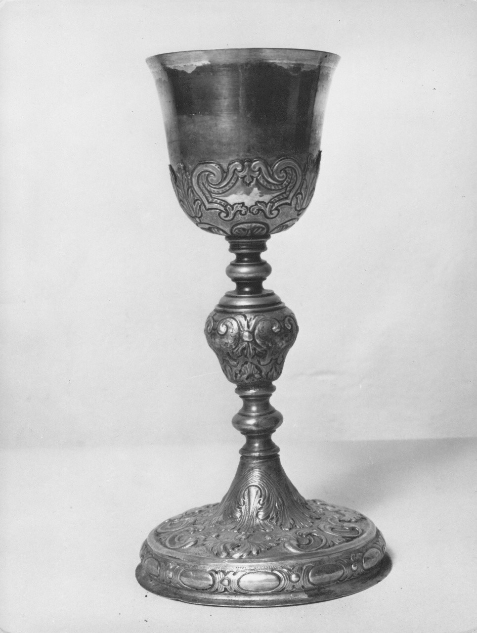 motivi decorativi vegetali (calice) - bottega toscana (inizio sec. XVIII)