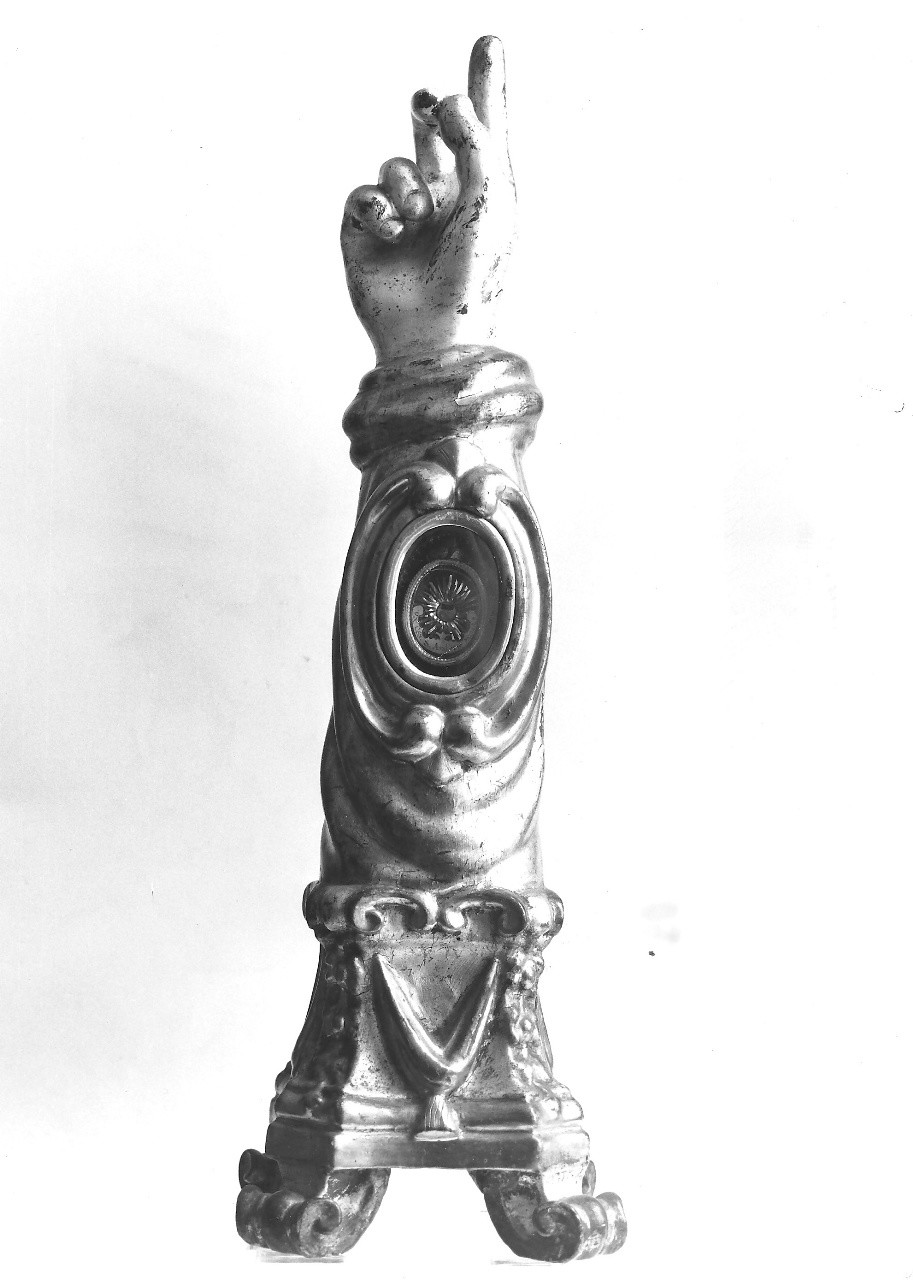 motivi decorativi a volute (reliquiario antropomorfo - a braccio) - bottega toscana (fine sec. XVIII)