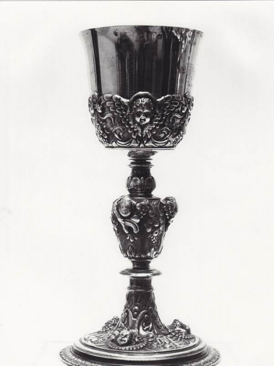 cherubini e motivi decorativi fitomorfi (calice) - manifattura toscana (sec. XVII)