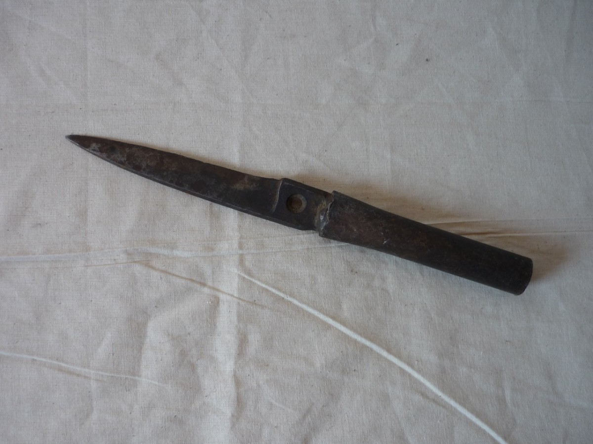 coltello, oggetti uso domestico/strumenti da lavoro, riuso (Sec.XX?)