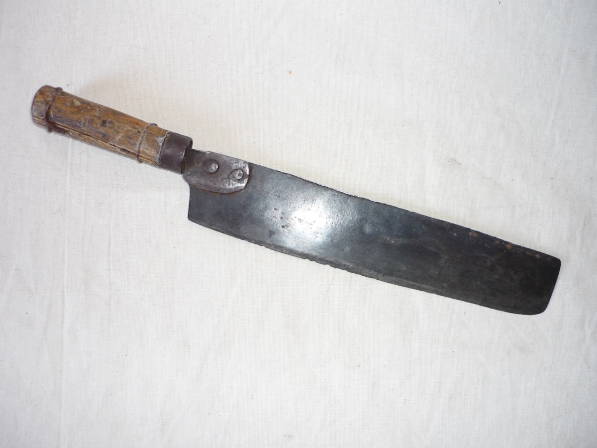 coltello, oggetti di uso domestico, rattoppo (Sec.XX ?)