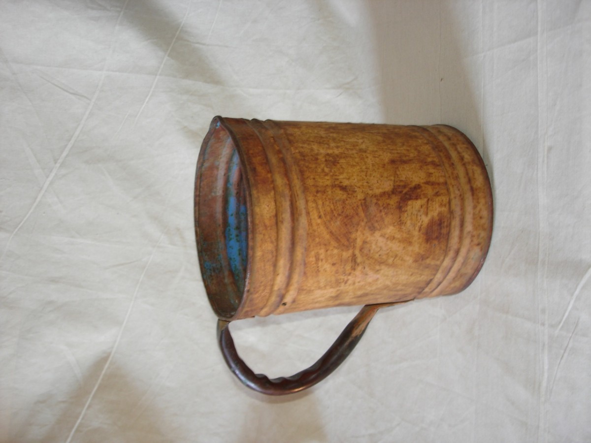 brocca, riusoriuso oggetti uso domestico (Sec. XX ?)