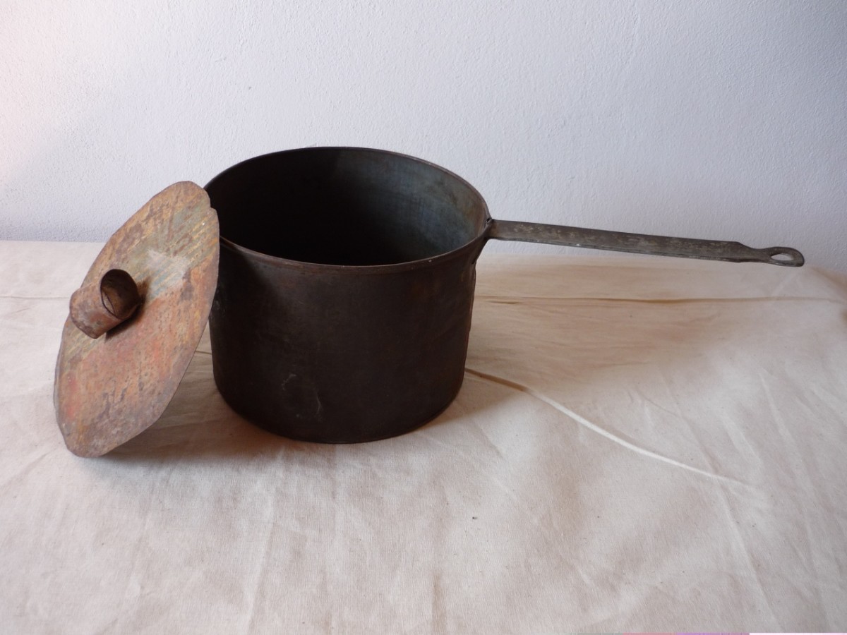 pentola, oggetti uso domestico, riuso