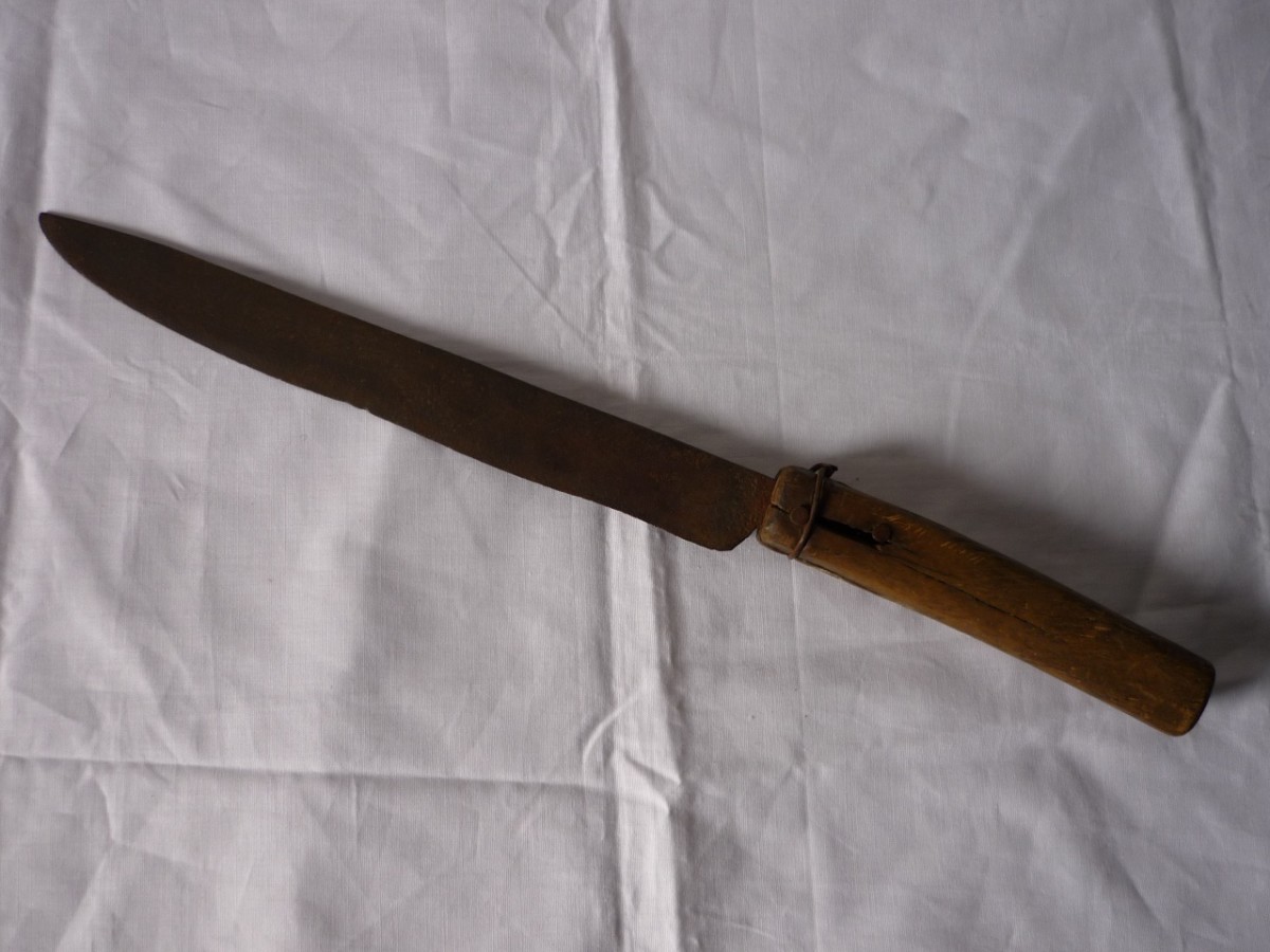 coltello, oggetti uso domestico, riuso/ rattoppo di SC - locale (sec. XX)