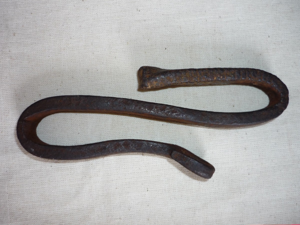 gancio portafalce, strumenti da lavoro, riuso di SC - locale (sec. XX)