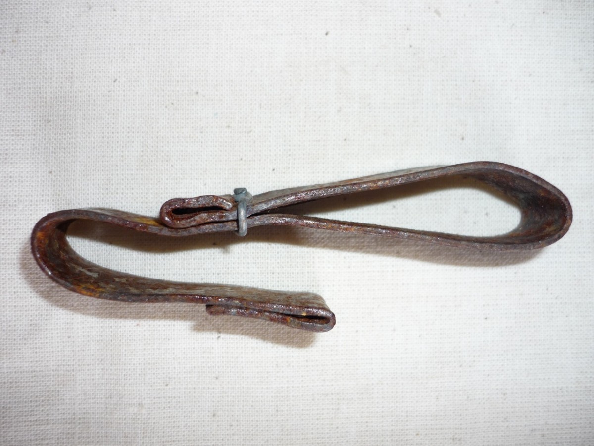 gancio portafalce, strumenti da lavoro, riuso di SC - locale (sec. XX)