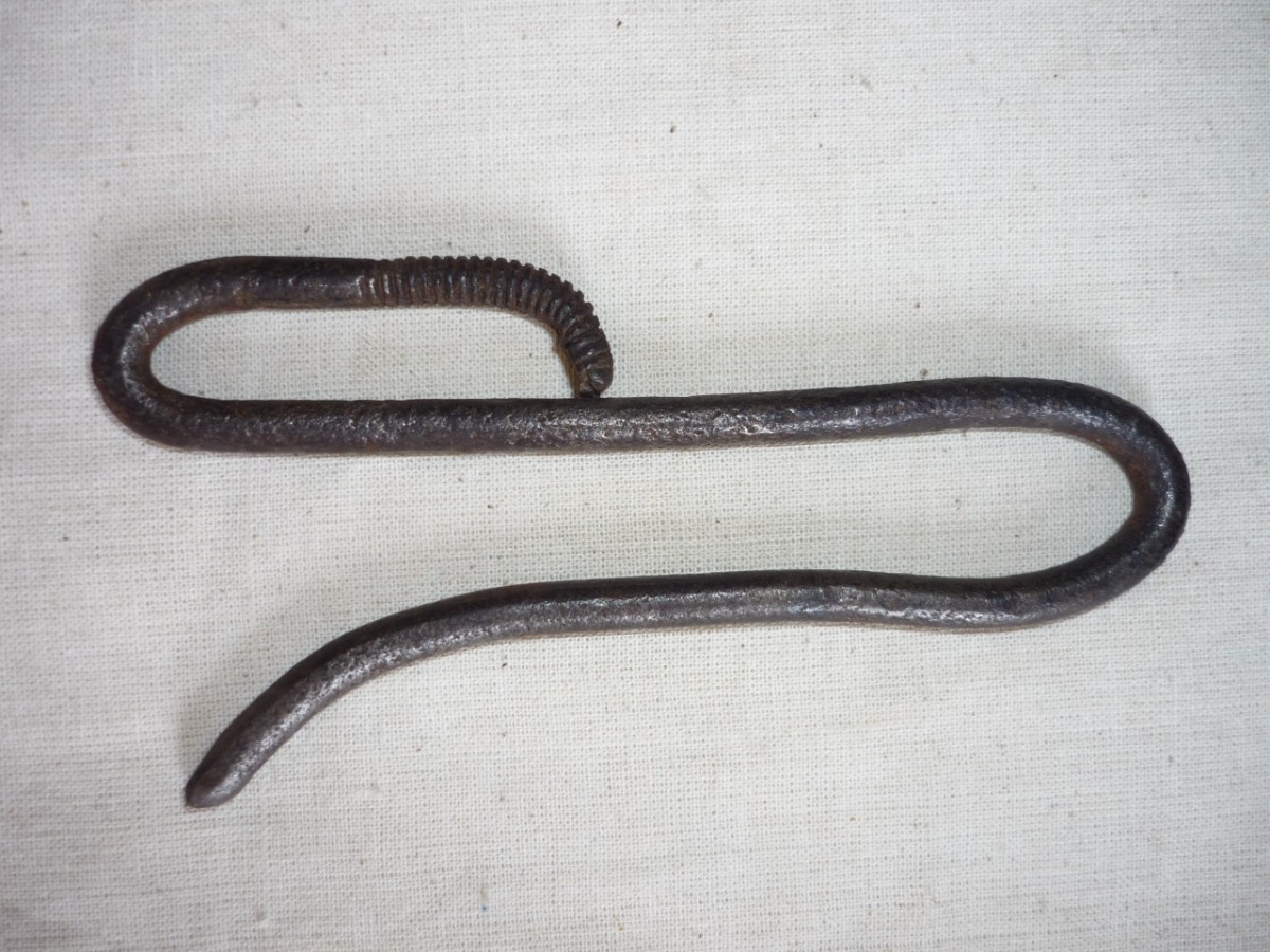 gancio portafalce, strumenti da lavoro, riuso di SC - locale (sec. XX)