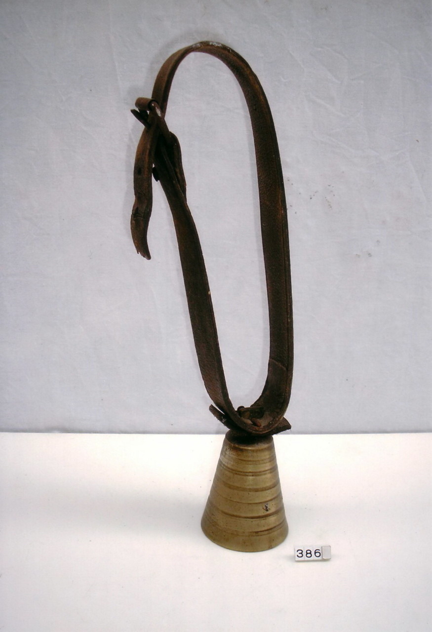 collare con campano (sec. XX secondo quarto)