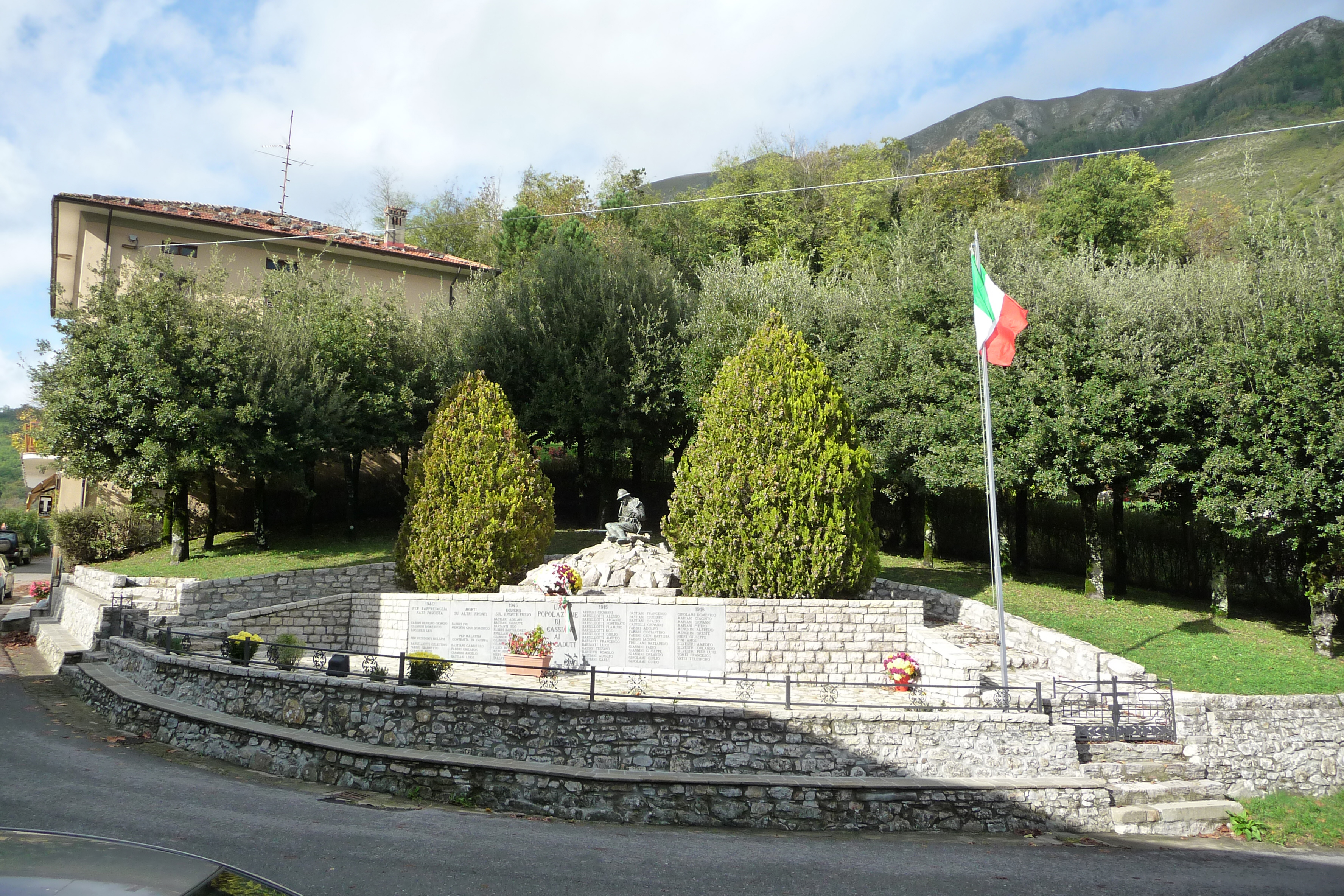Parco della Rimembranza di San Cassiano di Controne (parco, commemorativo/ ai caduti della prima guerra mondiale) - Bagni di Lucca (LU) 