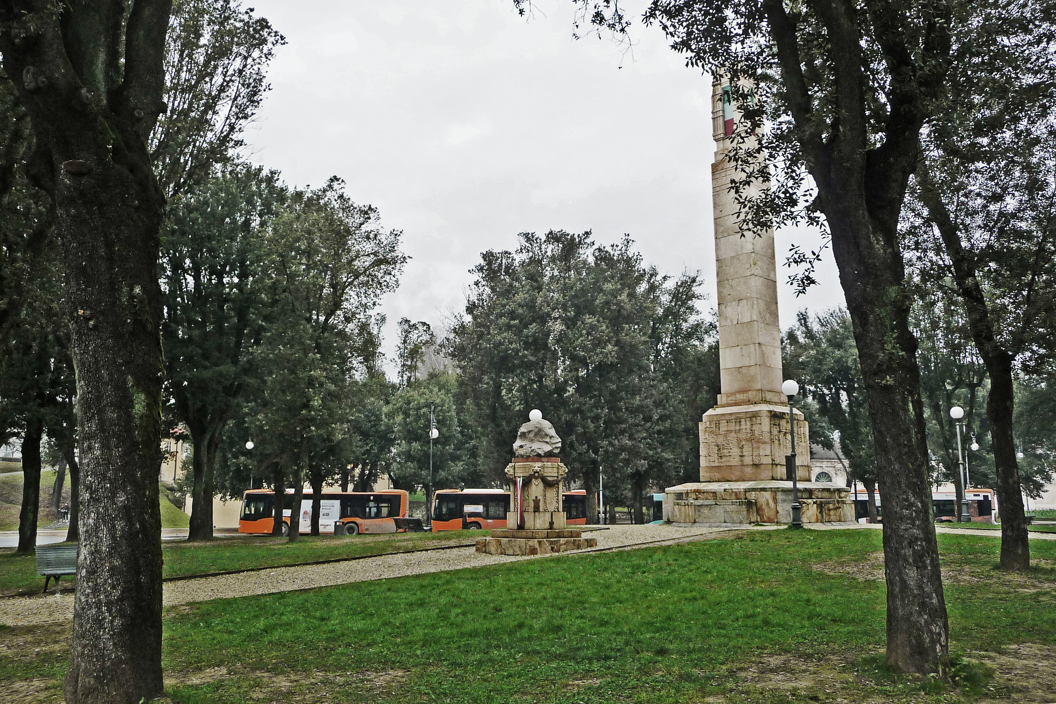 Parco della rimembranza di Lucca (parco, commemorativo/ ai caduti della prima guerra mondiale) - Lucca (LU) 
