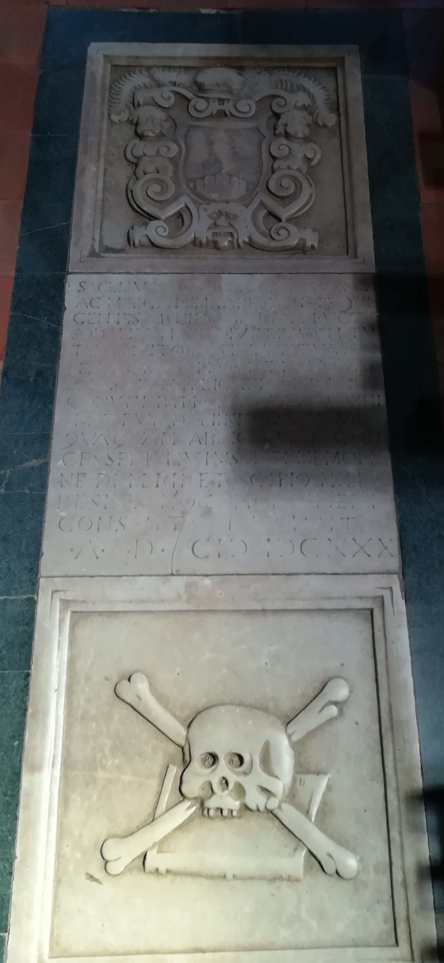 Lapide della famiglia Migliarese, Lapide tombale (lapide tombale, opera isolata) - ambito Italia meridionale (prima metà XVII)