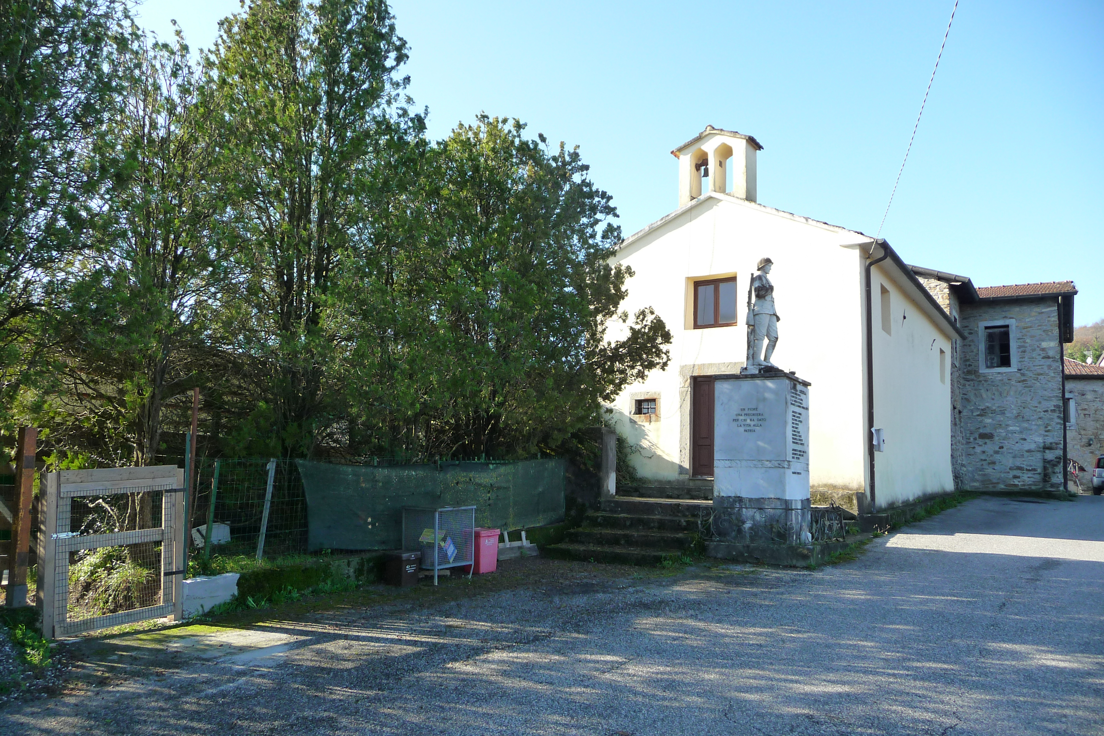 Viale della Rimembranza di Catizzola (viale, commemorativo/ ai caduti della prima guerra mondiale) - Tresana (MS) 