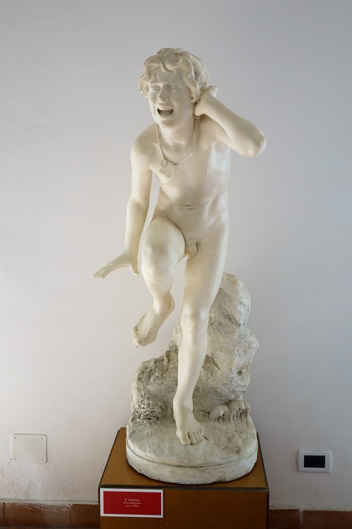 Pesca inaspettata, Ragazzo nudo (statua, opera isolata) di Tripisciano Michele - ambito romano (ultimo quarto XIX)