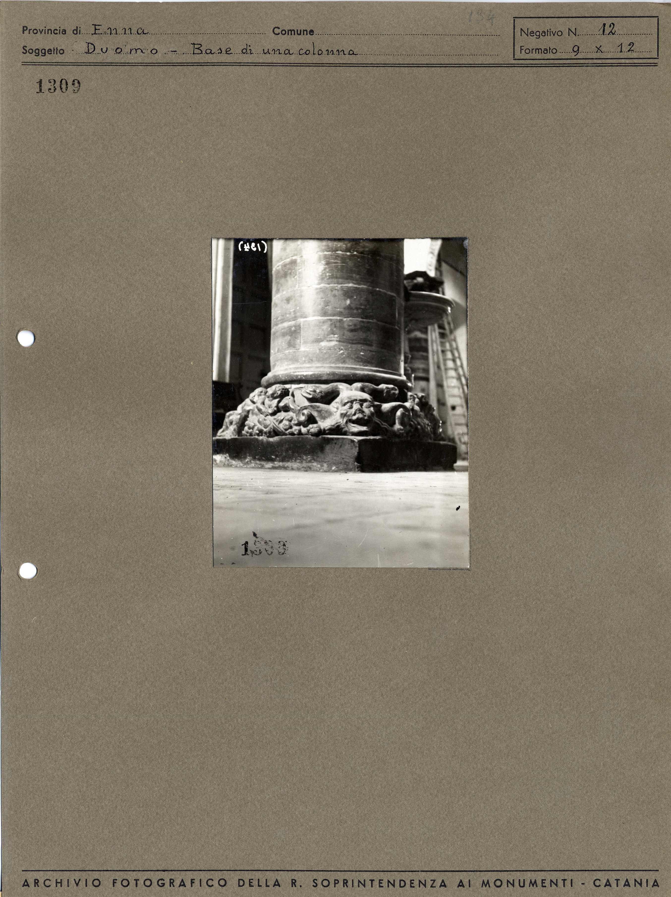Sicilia - Enna – Architettura religiosa - Duomo - colonna (positivo, elemento-parte componente, scheda di supporto) di Anonimo <1901-1950> (primo quarto XX)