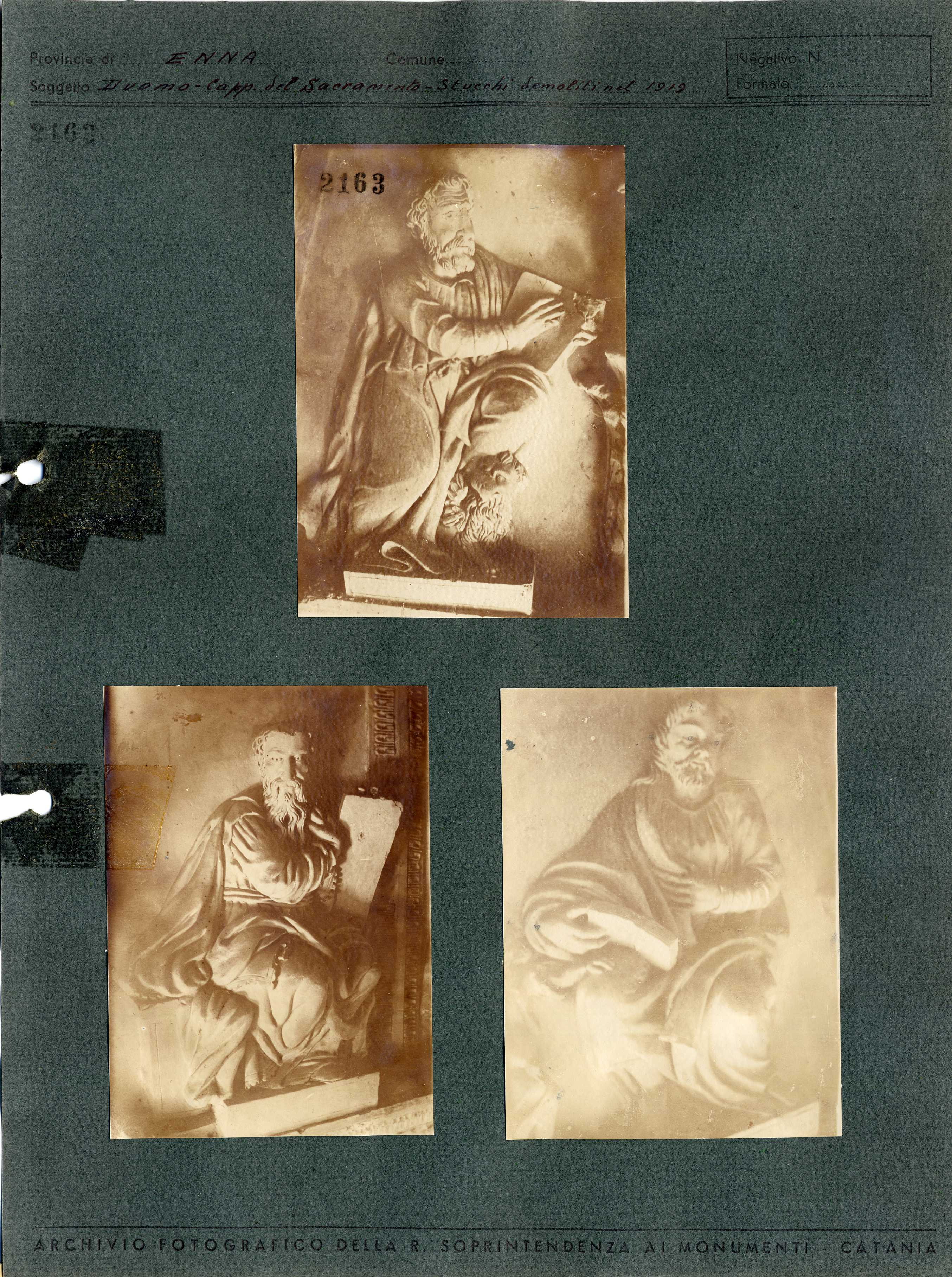 Sicilia - Enna - Duomo - Stucchi (positivo, elemento-parte componente) di Anonimo <1901-1950> (primo quarto XX)