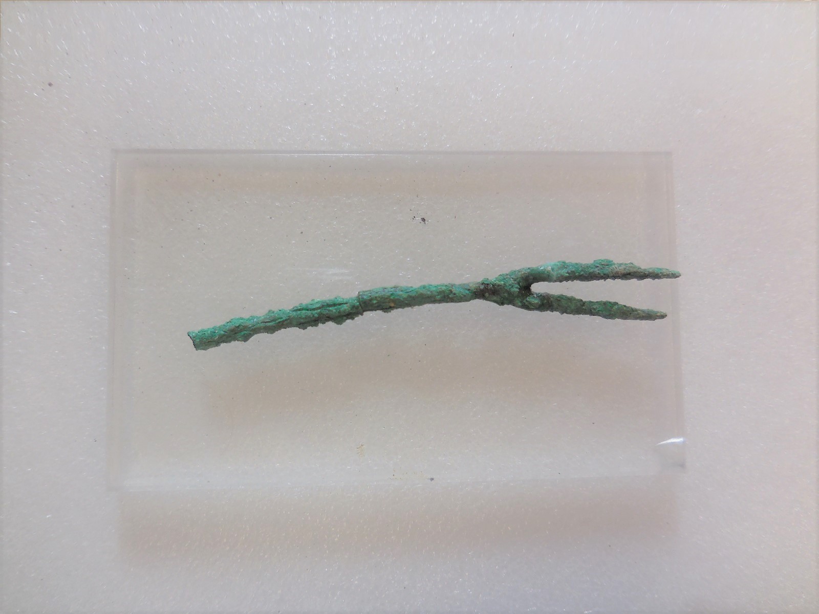 forcella, a due rebbi (fine SECOLI/ IV a.C)