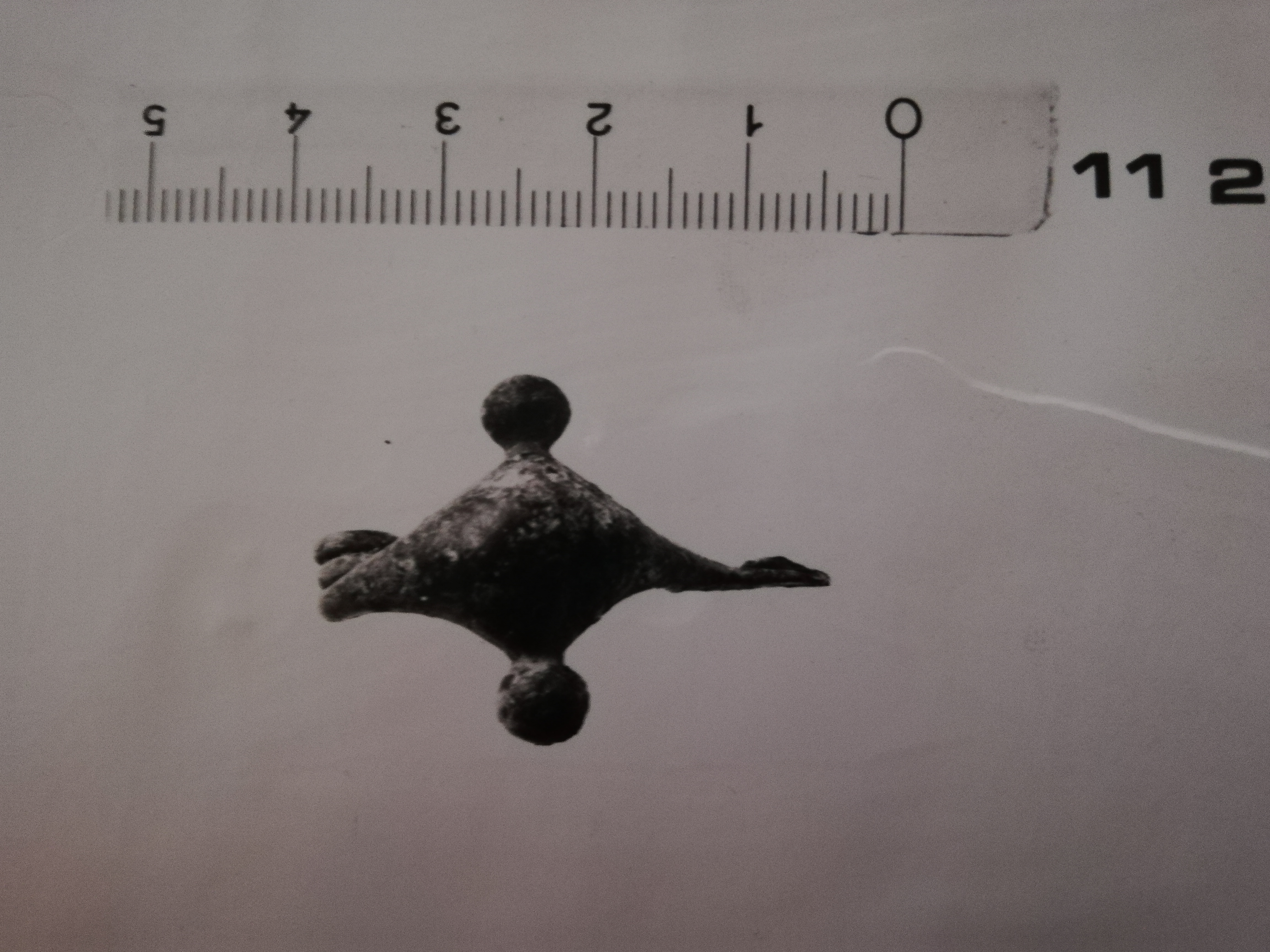 fibula/ a navicella, con globetti laterali (SECOLI/ VII a.C)