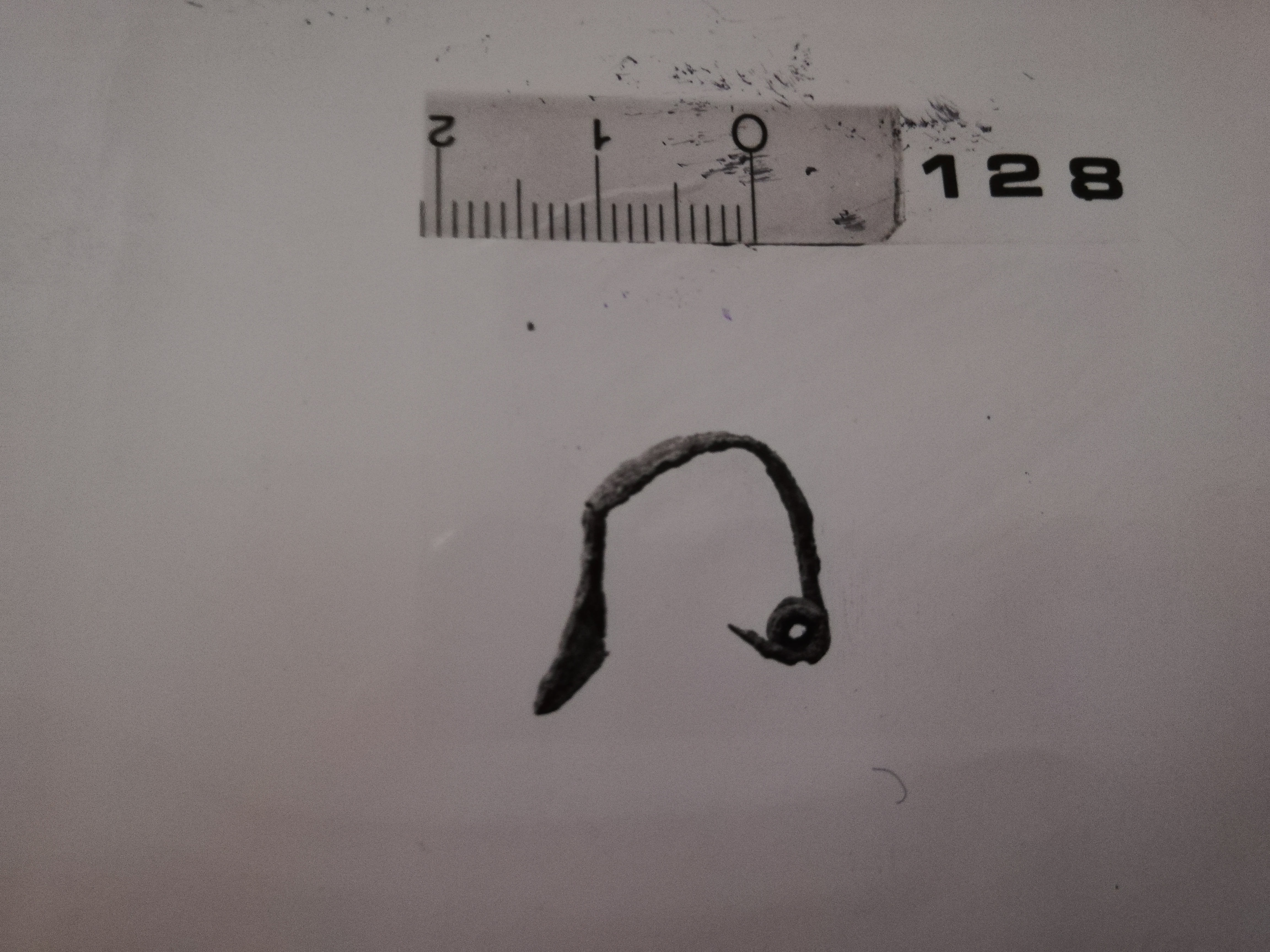 fibula, con arco a nastro (SECOLI/ VII a.C)