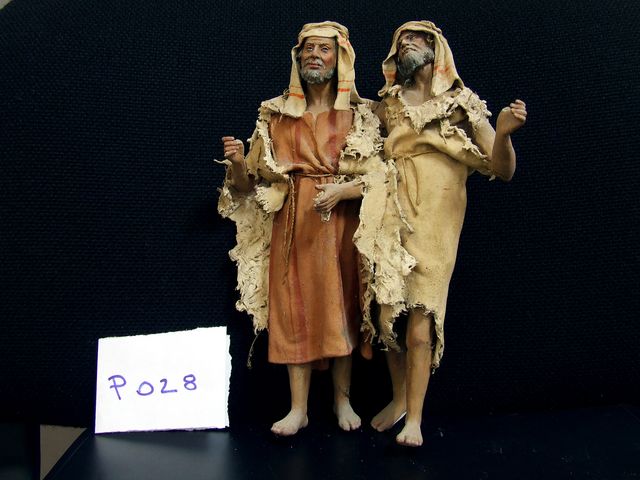 Uomini a braccetto (statuetta di presepio, elemento d'insieme) di Mazzeo, Antonio (attribuito) - bottega leccese (seconda metà XX)