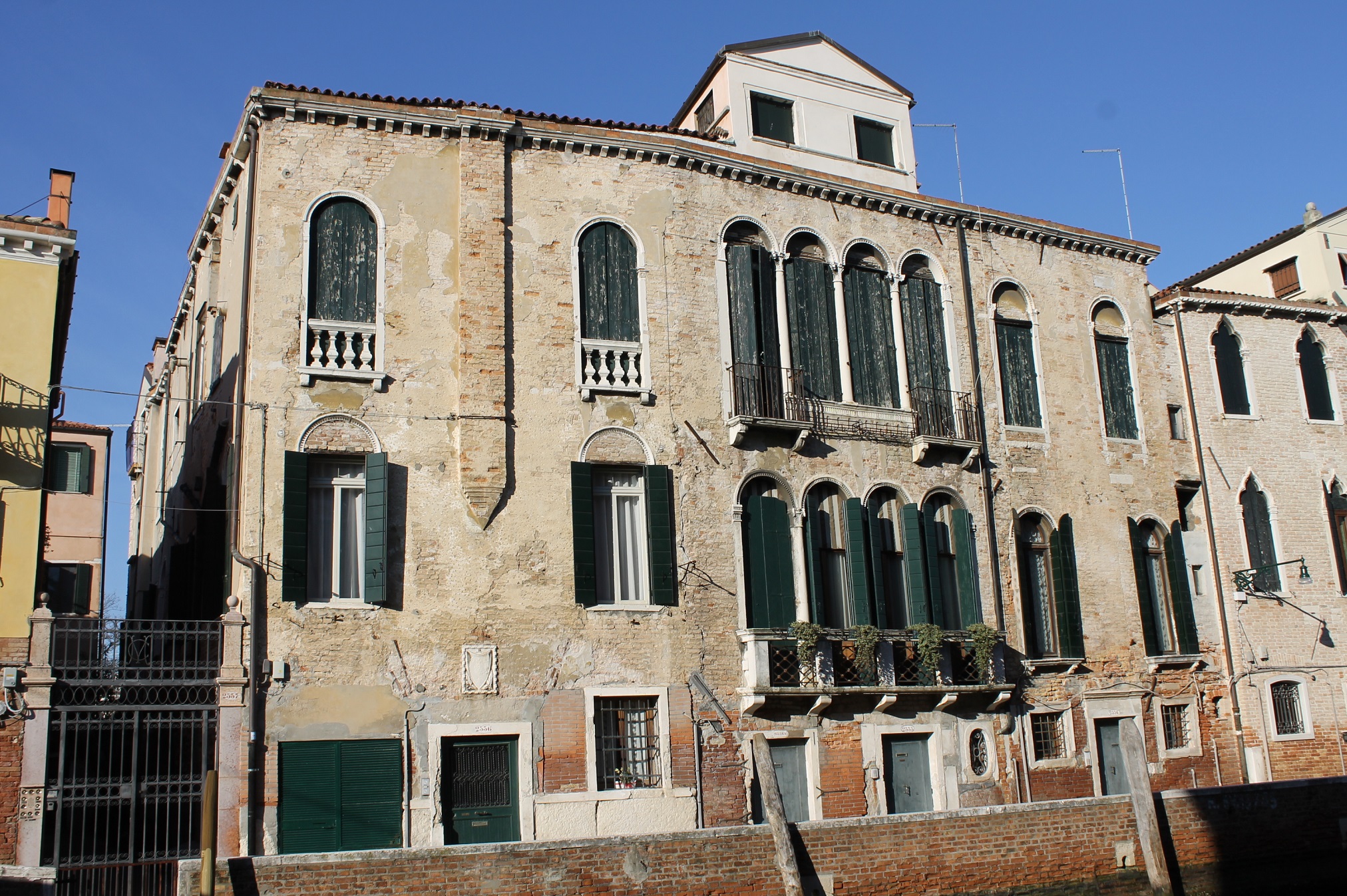 [Palazzo in Dorsoduro, 2534, 2535, 2536, 2536A/ Fondamenta Briati] (palazzo) - Venezia (VE)  (XVI)