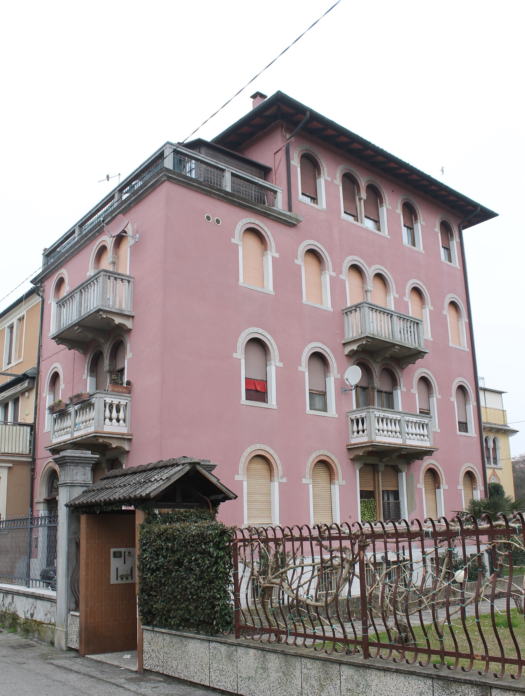 [Villa in Via Andrea Contarini, 9] (villa, plurifamiliare) - Venezia (VE)  (XX)