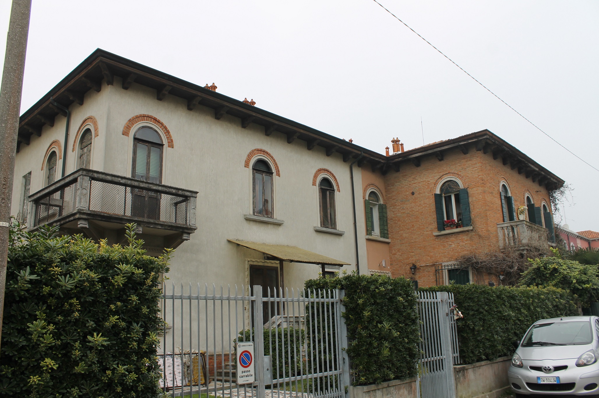 [Villino in Via San Giovanni d'Acri, 17, 18] (villino, abbinato) - Venezia (VE)  (XX)