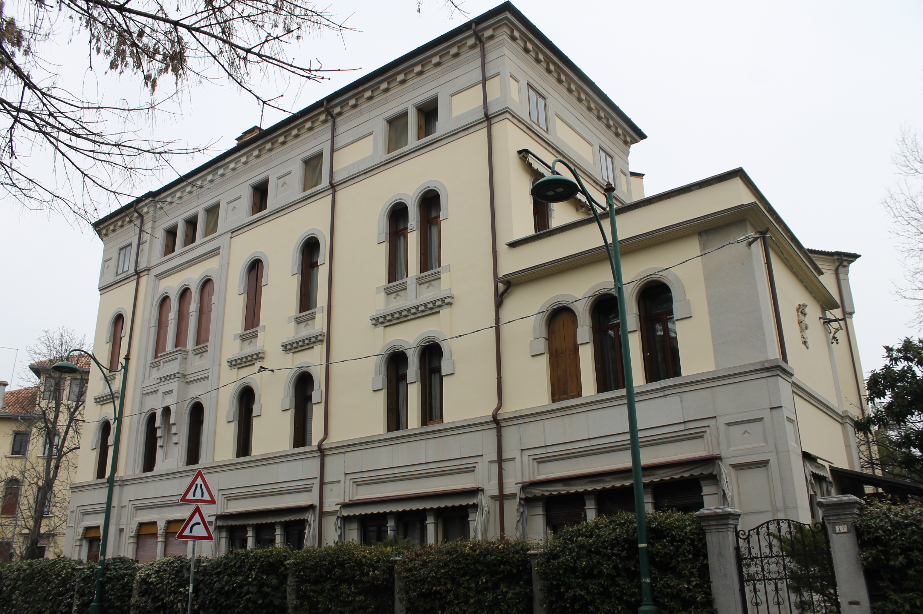 [Casa plurifamiliare in Via Sandro Gallo, 17] (casa, plurifamiliare) - Venezia (VE)  (XX, inizio)