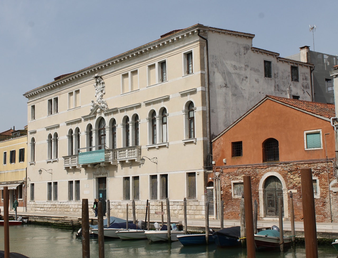 Palazzo Giustinian (palazzo) - Venezia (VE)  <br>Condizioni d'uso: <a class='link-esterno' href='https://docs.italia.it/italia/icdp/icdp-pnd-circolazione-riuso-docs/it/v1.0-giugno-2022/testo-etichetta-BCS.html' target='_bcs'>Beni Culturali Standard (BCS)</a>