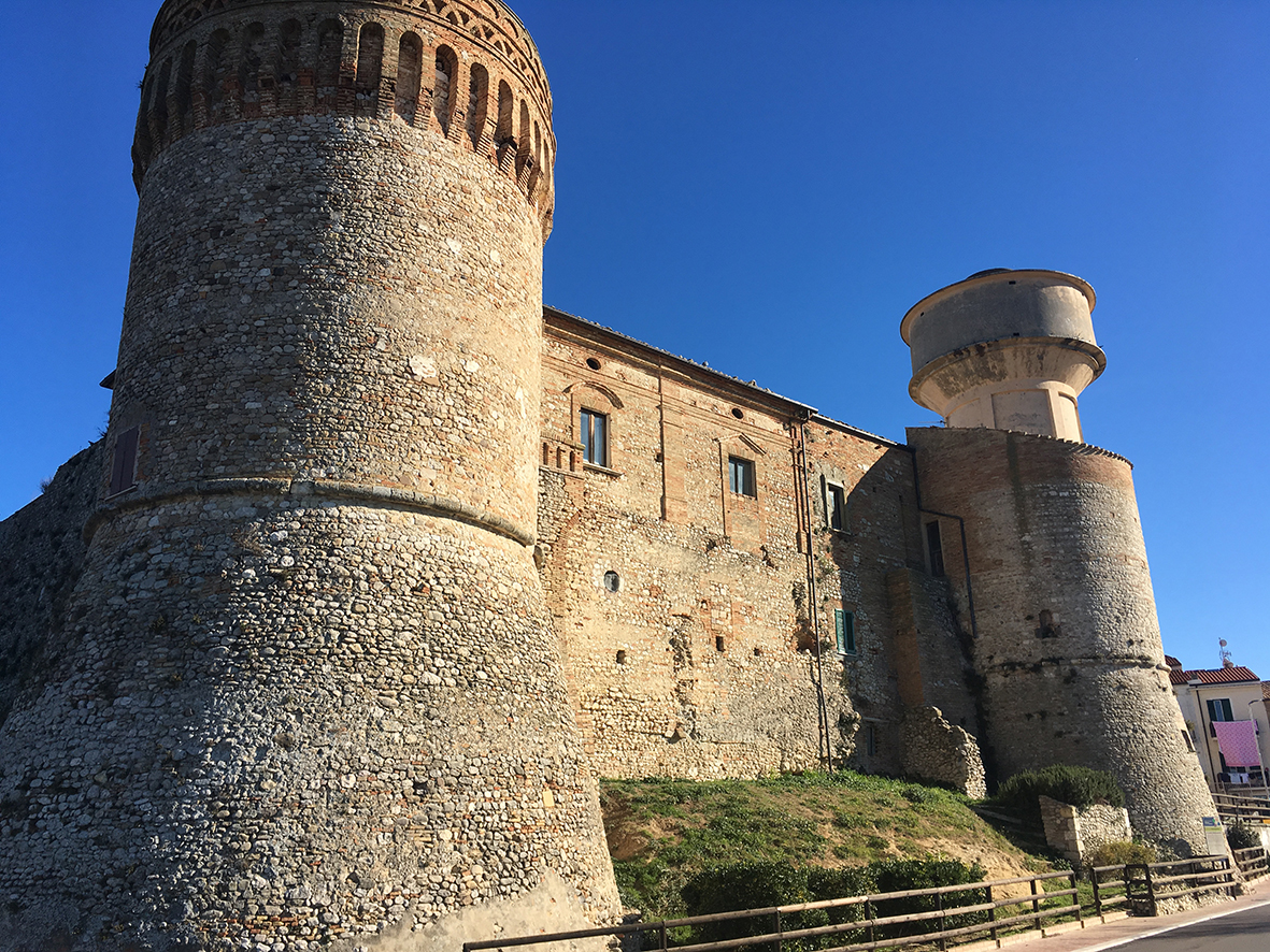 Castello (castello, comunale/privato) - Monteodorisio (CH) 