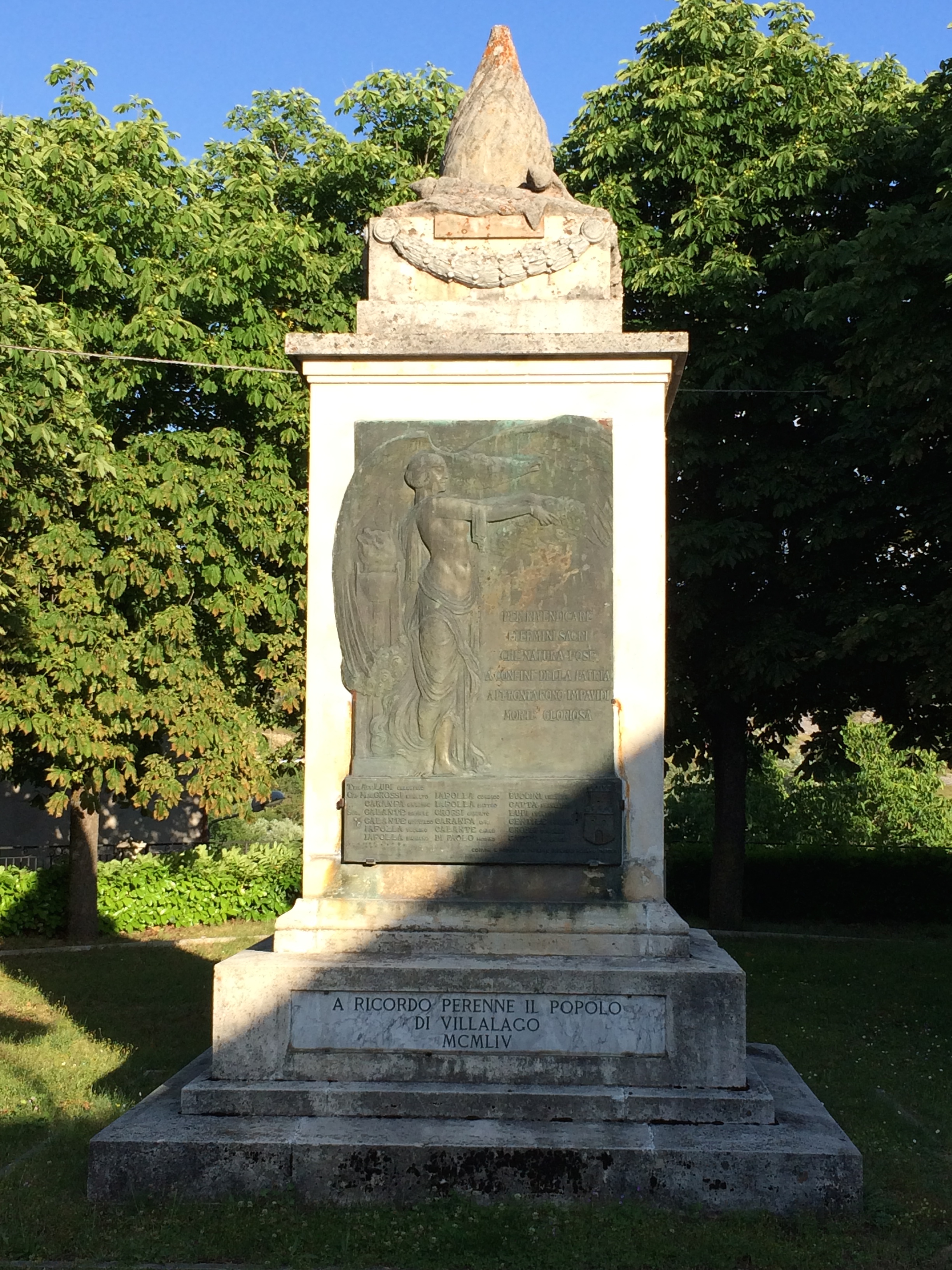 monumento ai caduti - ad ara - ambito abruzzese (seconda metà XX sec)