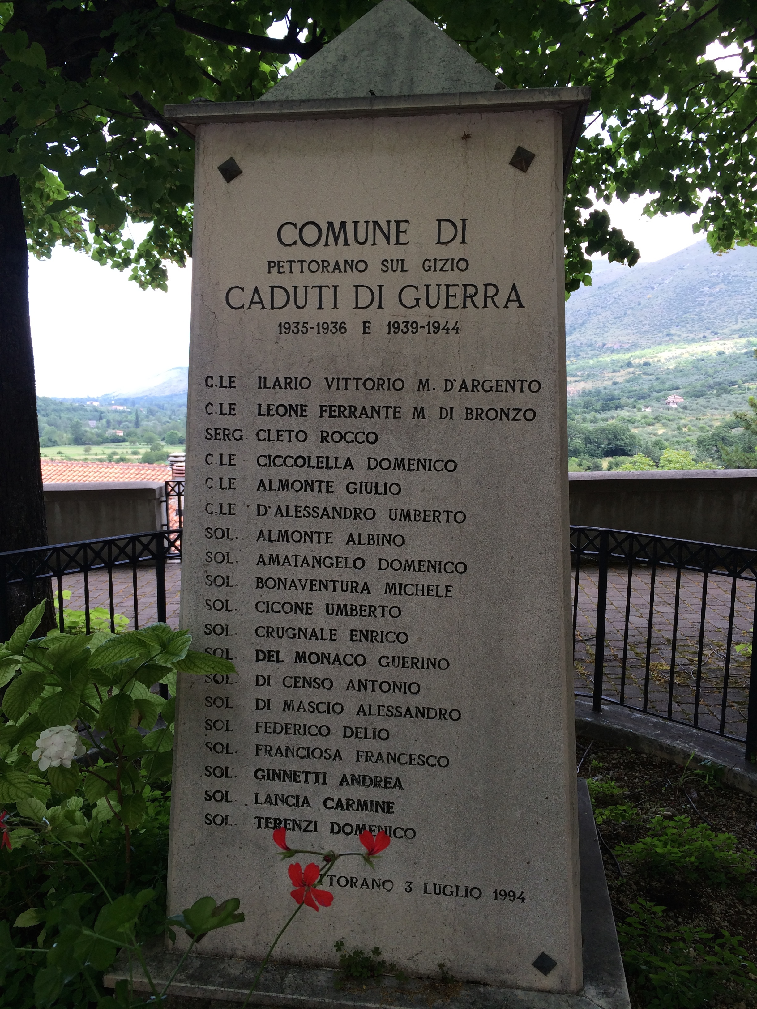 monumento ai caduti - ad obelisco - ambito abruzzese (secondo quarto XX sec)