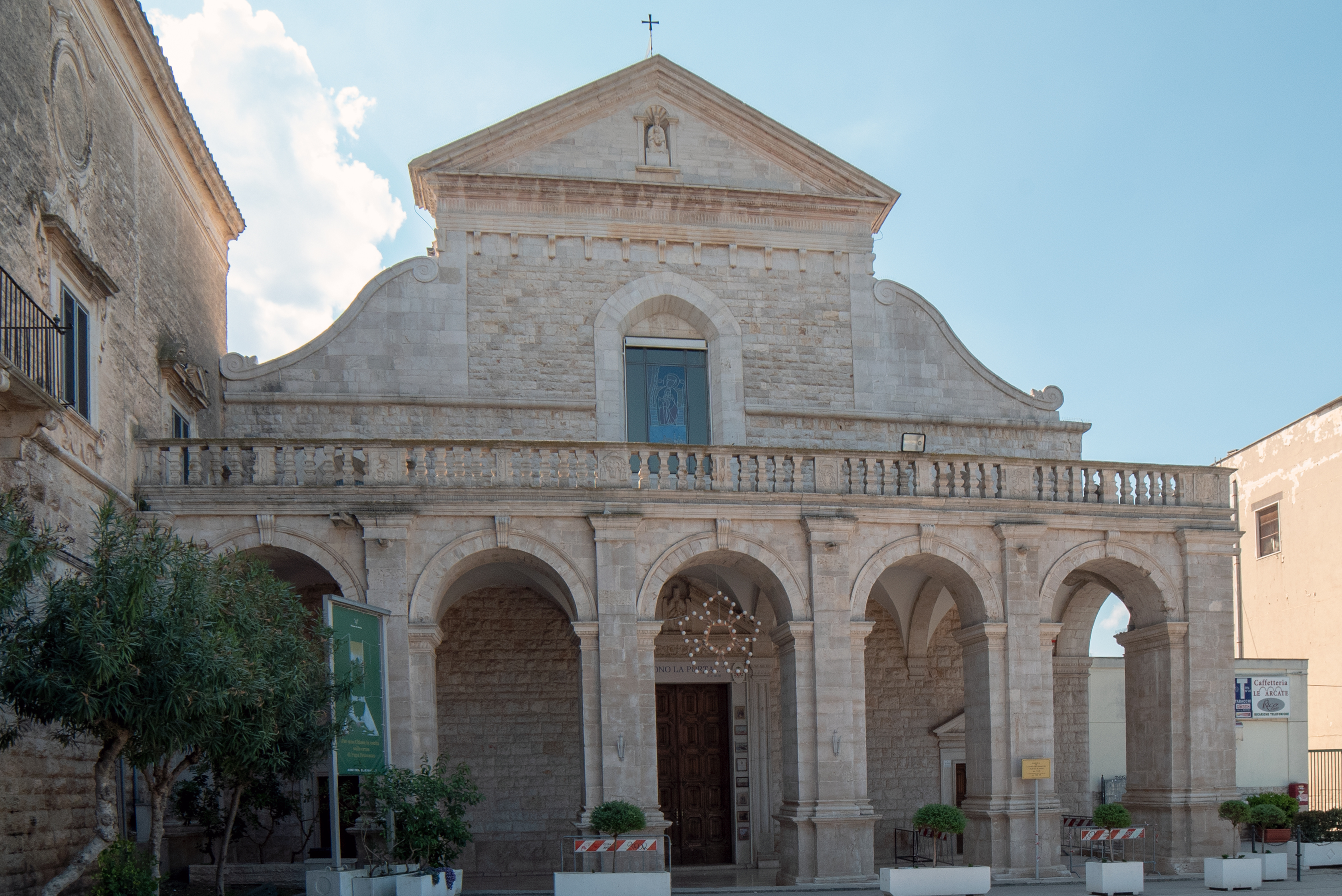 SANTUARIO DI S. MARIA DEI MIRACOLI (basilica, minore) - Andria (BT) 