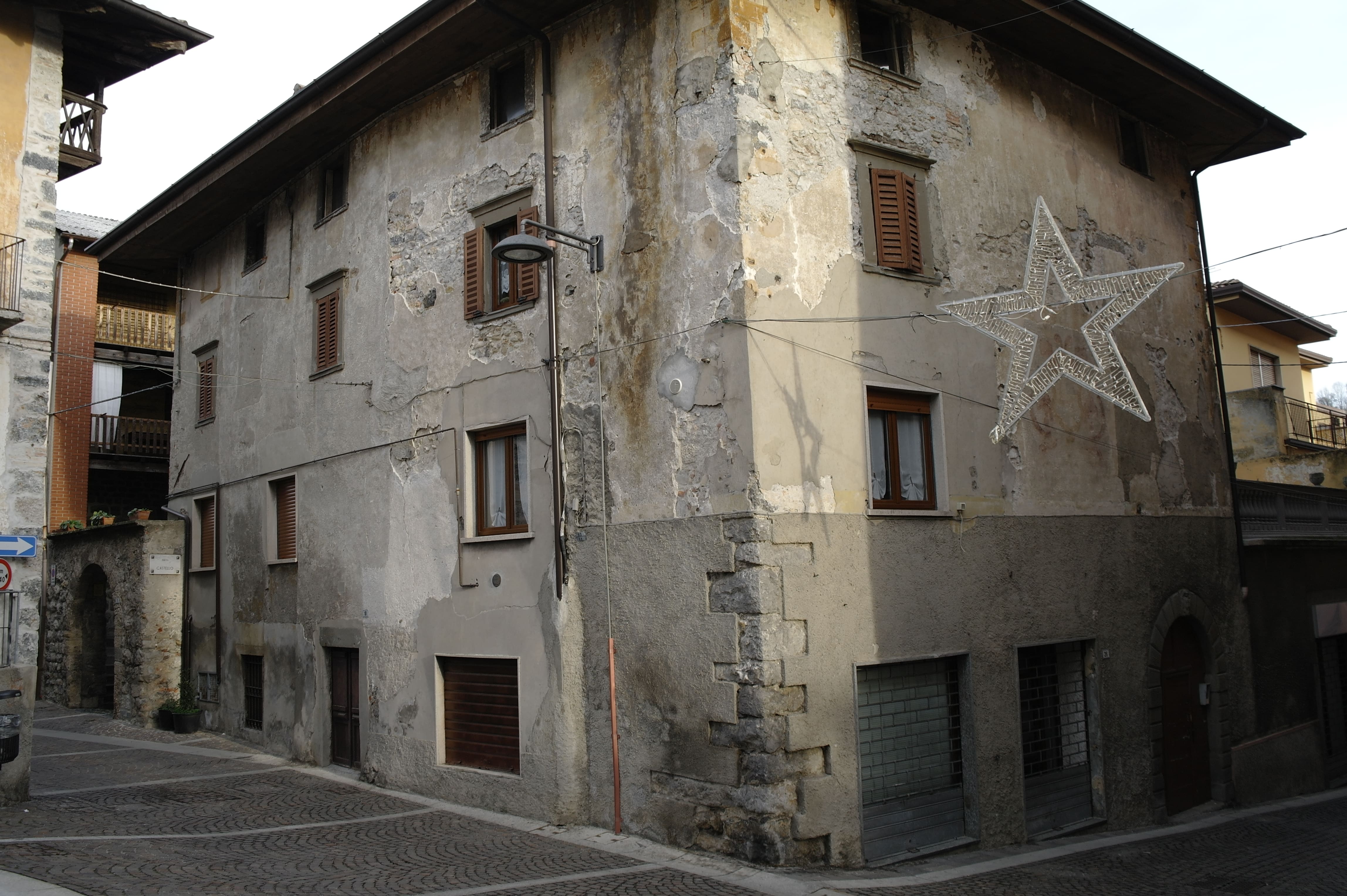 Casa di abitazione con negozi - Via C. Gusmini 24 (casa) - Vertova (BG)  (XIII)