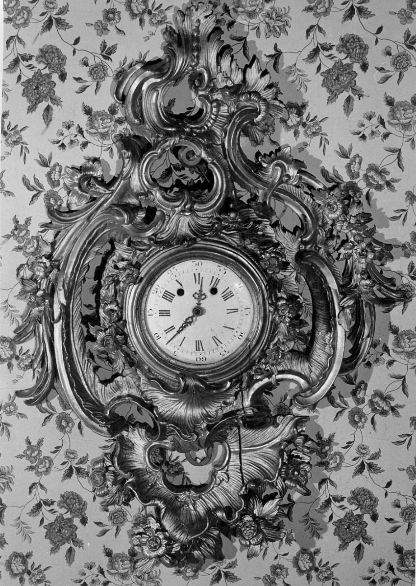 motivi decorativi a volute e fiori (orologio - da parete, opera isolata) di Beccarelli Luigi - manifattura francese (terzo quarto, ultimo quarto sec. XVIII, sec. XIX)