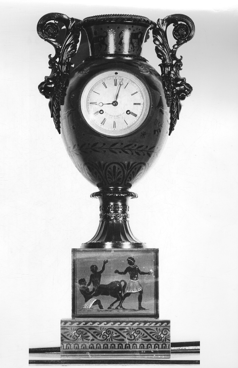 centauromachia (orologio - da mensola, opera isolata) di Musy Père & Fils - manifattura francese, manifattura francese (secondo quarto sec. XIX)