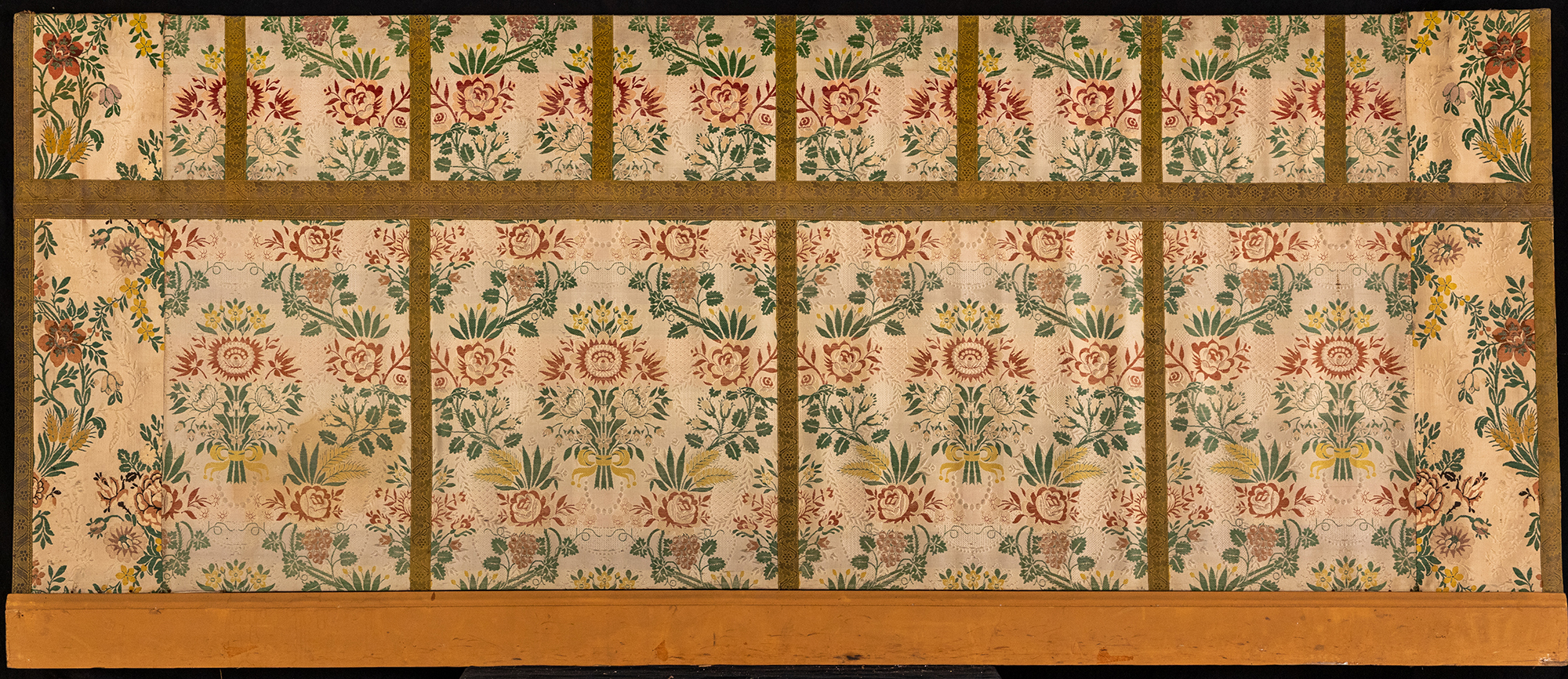 motivi decorativi floreali (paliotto, opera isolata) - manifattura italiana (fine/ inizio secc. XIX/ XX)