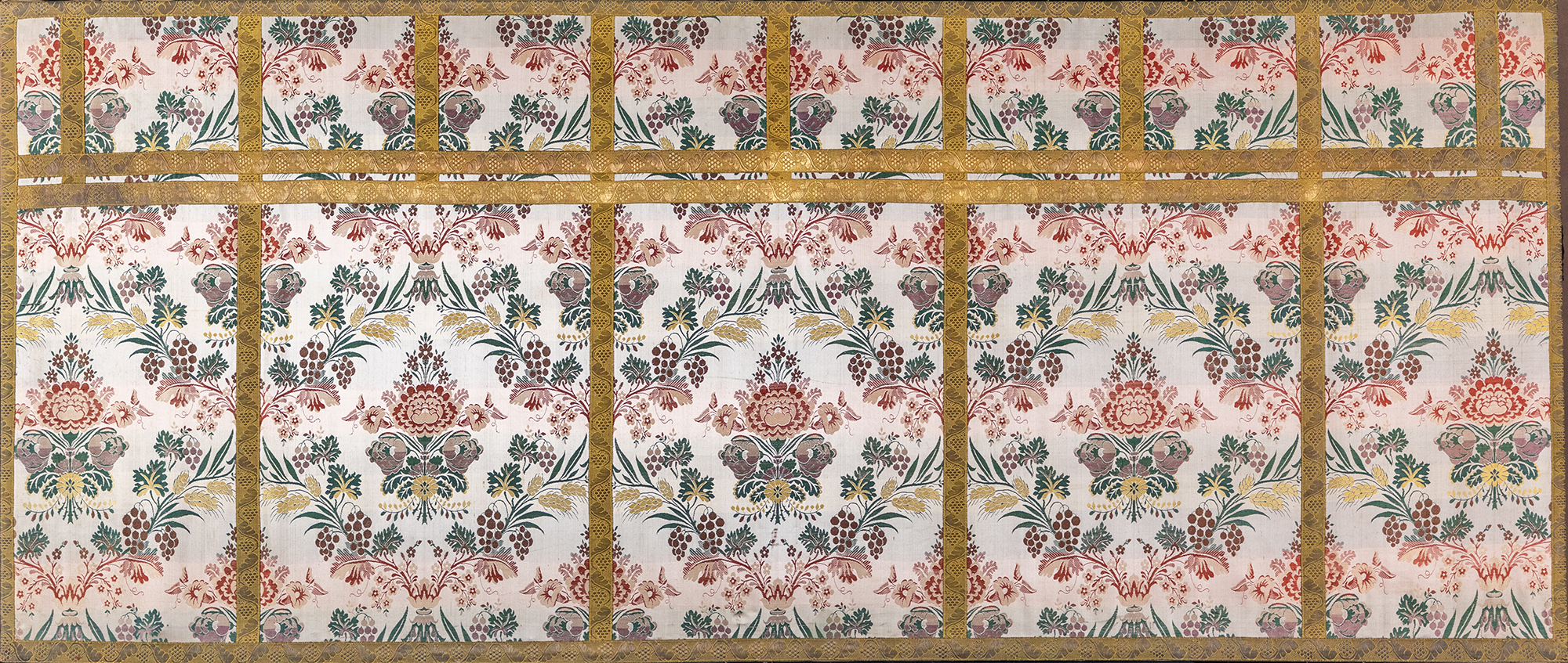 motivi decorativi floreali (paliotto, opera isolata) - manifattura italiana (fine/ inizio secc. XIX/ XX)