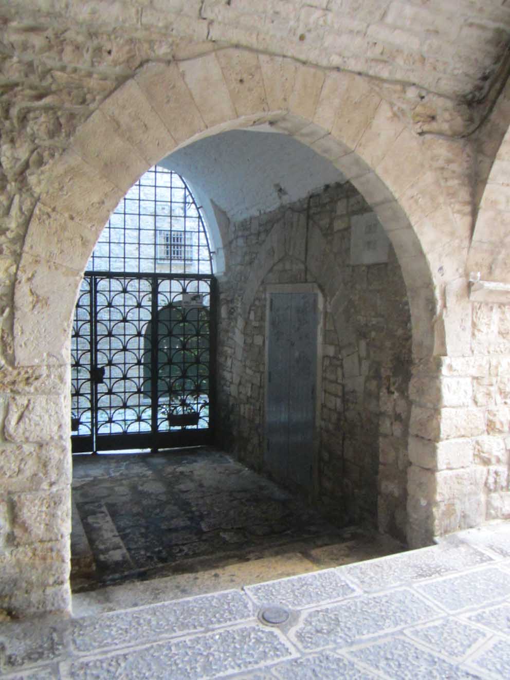 [Casa-Torre in Corte Pinto, 1-2] (casa) - Bitonto (BA) 