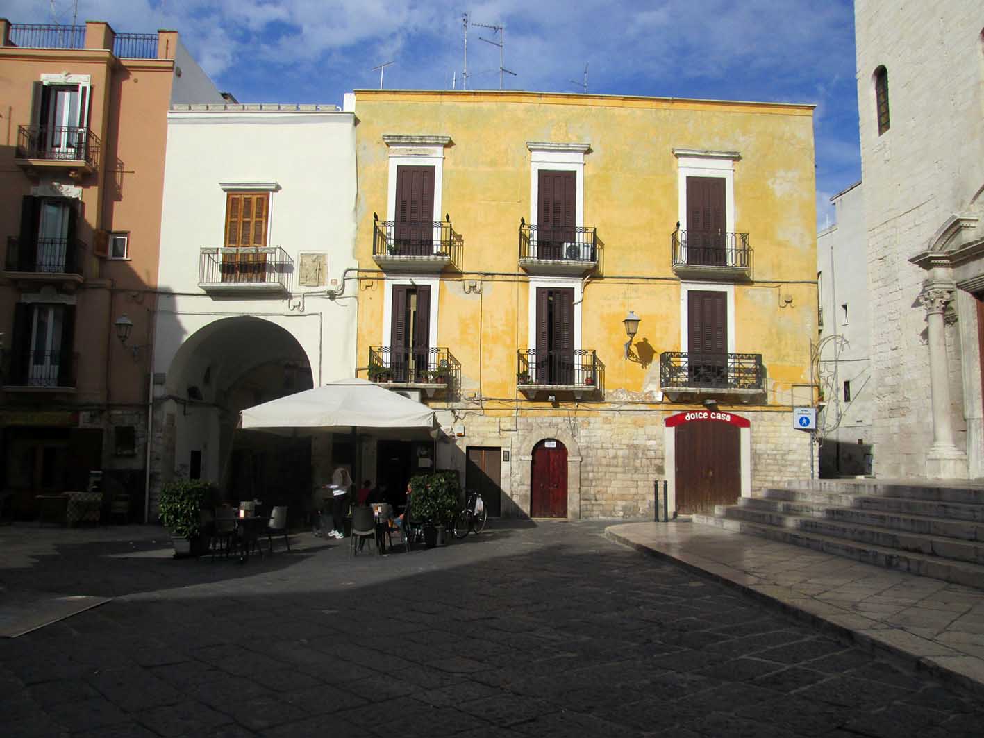 [Casa Torre in Via Arco della Neve, 2] (casa, torre medievale) - Bari (BA) 