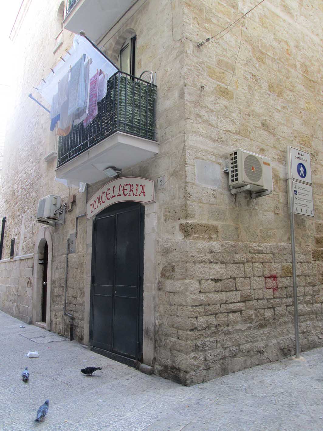 [Palazzo in Via Tancredi, 1-2] (palazzo, residenziale) - Bari (BA) 