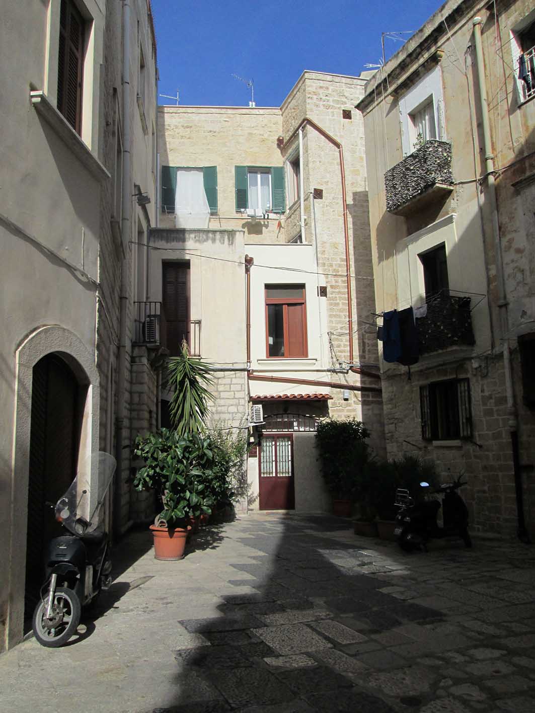 Palazzo Violante (palazzo, residenziale) - Bari (BA) 