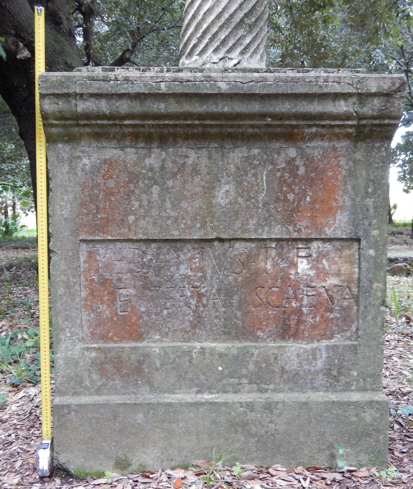 basamento, con epigrafe (Eta' romana)