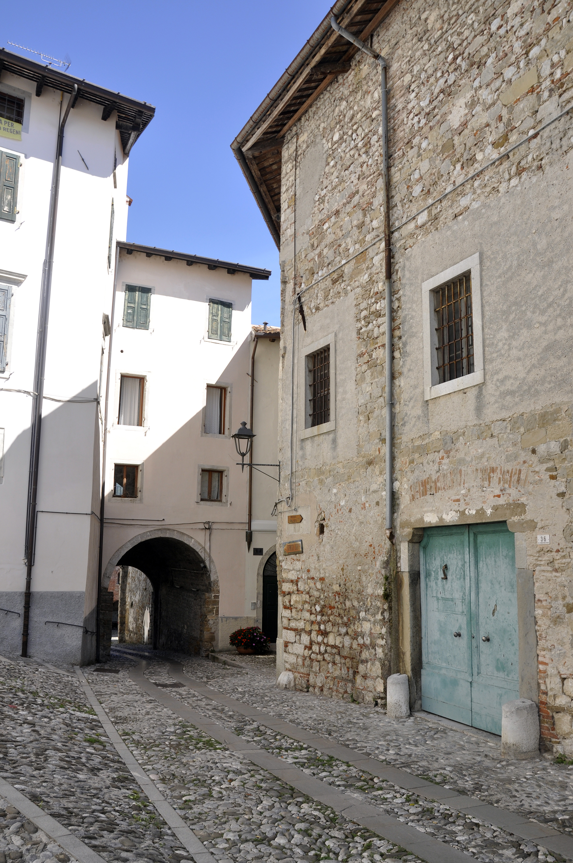 Porta Brossana, mura tardoantiche della III cerchia urbana (torre, portaia) - Cividale del Friuli (UD) 