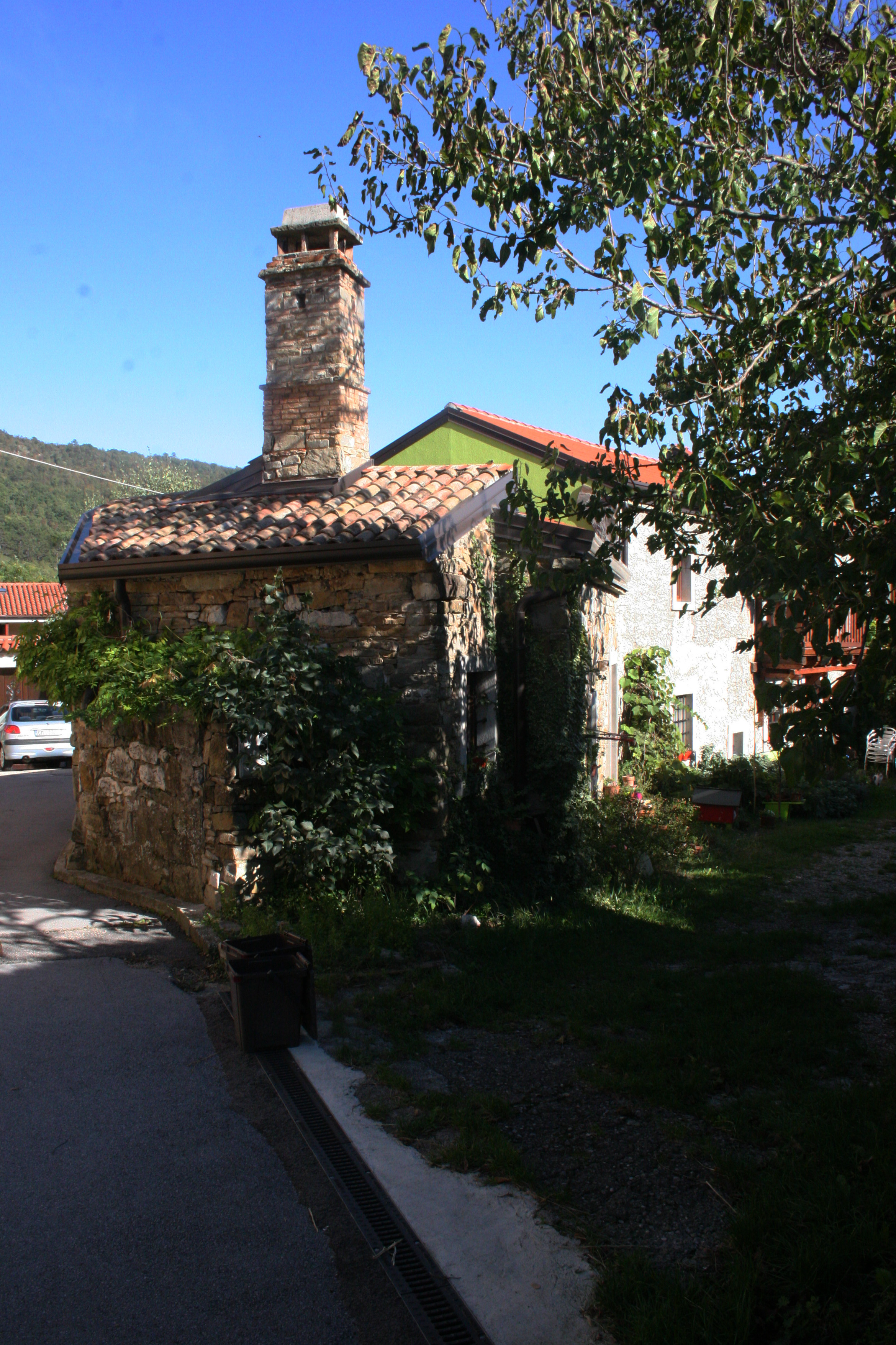 casa rurale su cortile (casa) - San Dorligo della Valle (TS) 