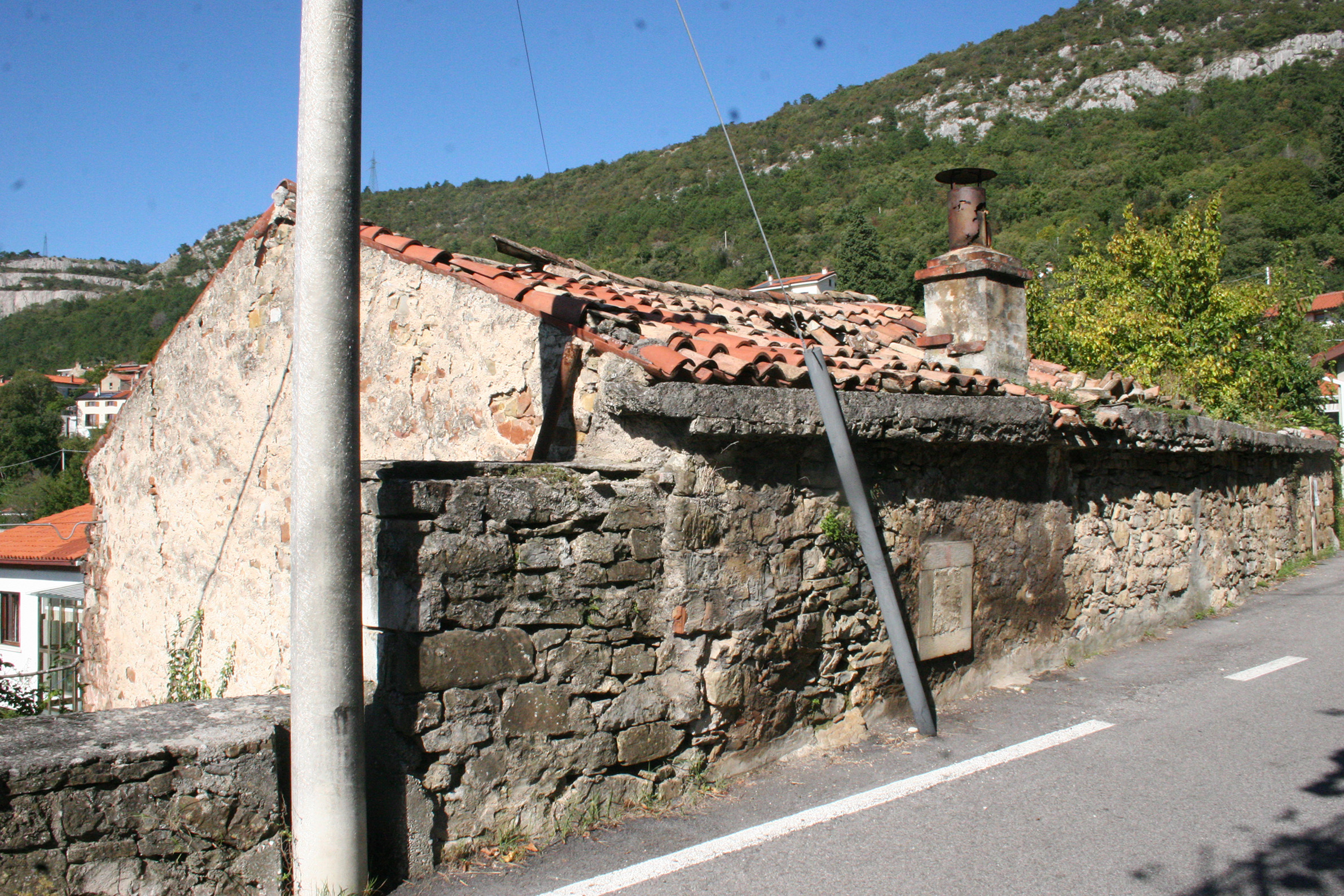 casa rurale su piccolo cortile (casa) - San Dorligo della Valle (TS) 