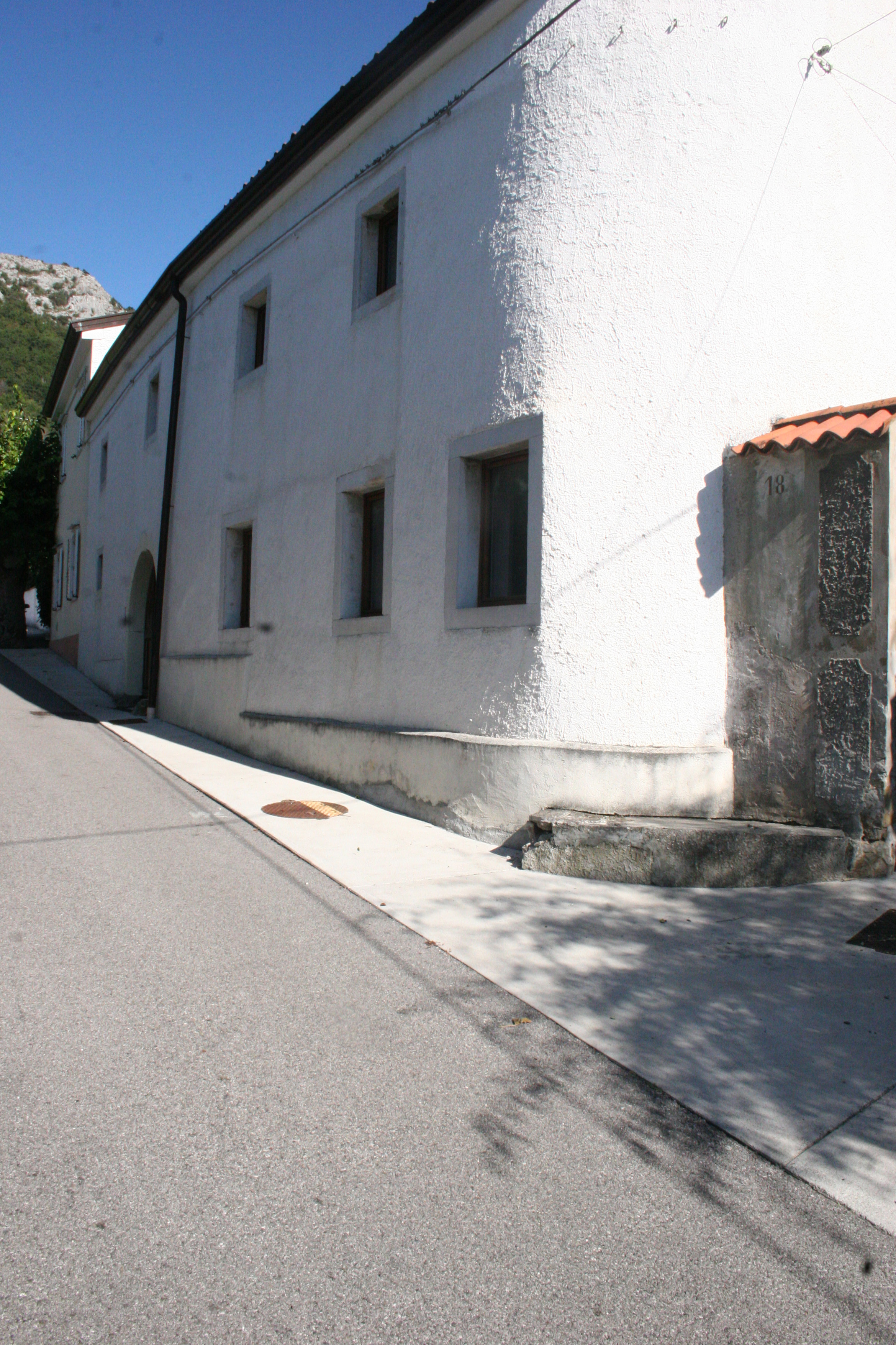 casa rurale su strada (casa) - San Dorligo della Valle (TS) 