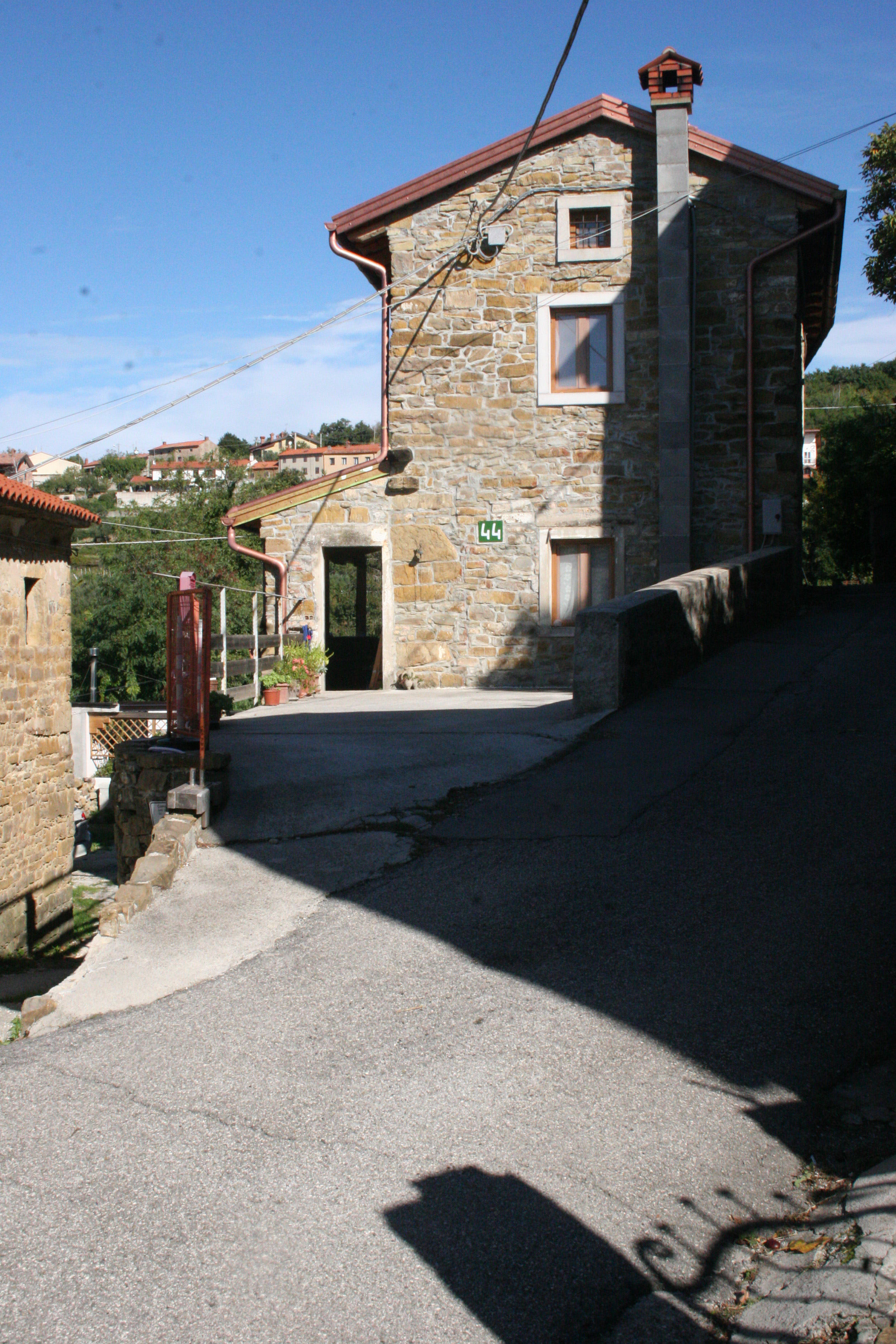 casa rurale su cortile (casa) - San Dorligo della Valle (TS) 