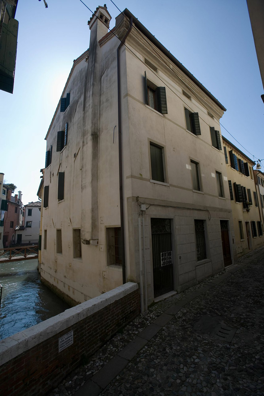 Immobile sito in Vicolo San Leonardo (casa) - Treviso (TV) 